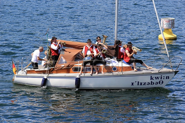 曼联迎战西汉姆联：德利赫特缺阵，阿莫林调整阵容